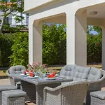 Meneou Seaside Mansion 7 ヴィラ *
