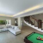 ヴィラ Meneou Seaside Mansion 7 ラルナカ