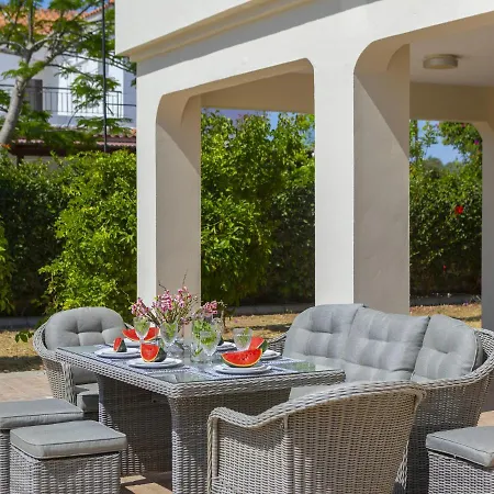 Meneou Seaside Mansion 7 Willa *