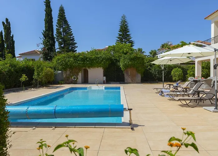 Meneou Seaside Mansion 7 * Lárnaca