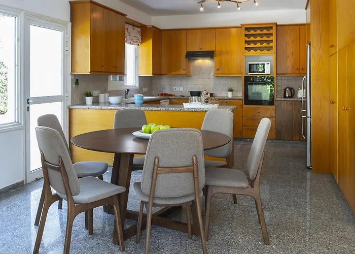 Villa Meneou Seaside Mansion 7 *