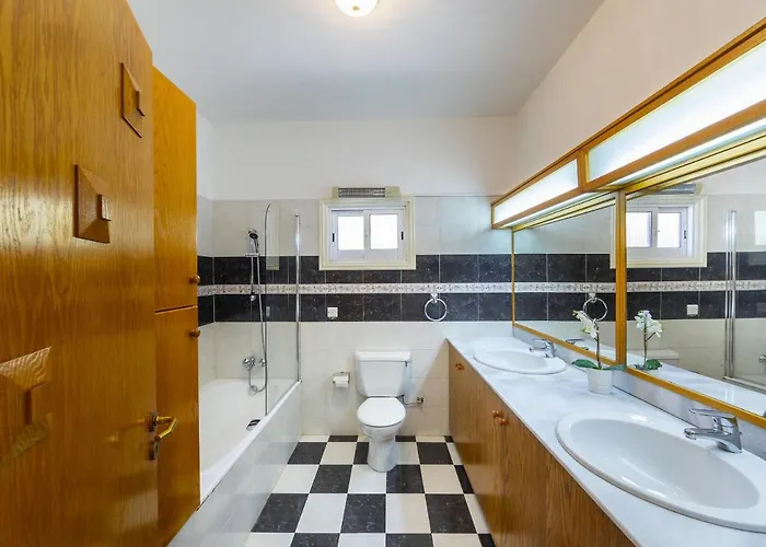 Villa Meneou Seaside Mansion 7 *