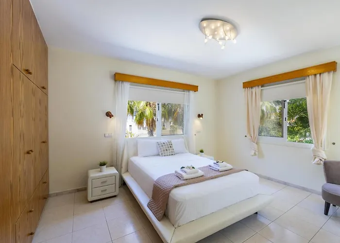 Villa Meneou Seaside Mansion 7 *