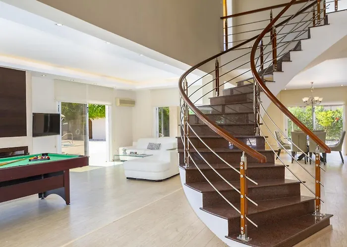 Meneou Seaside Mansion 7 * ラルナカ