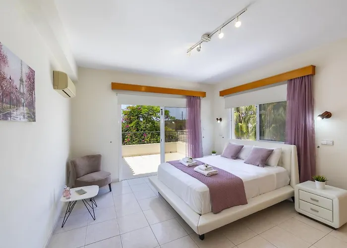 Willa Meneou Seaside Mansion 7 Larnaca