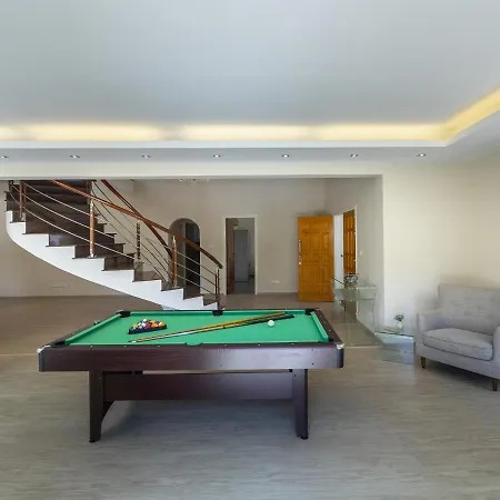 Βίλα Meneou Seaside Mansion 7 *