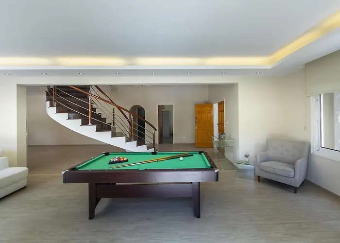 Βίλα Meneou Seaside Mansion 7 *