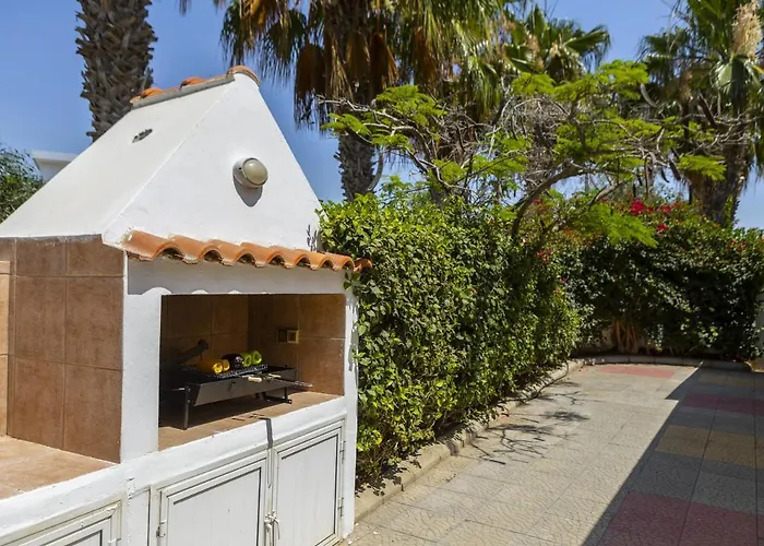 Βίλα Meneou Seaside Mansion 7