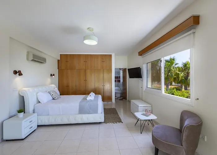 Meneou Seaside Mansion 7 * Λάρνακα