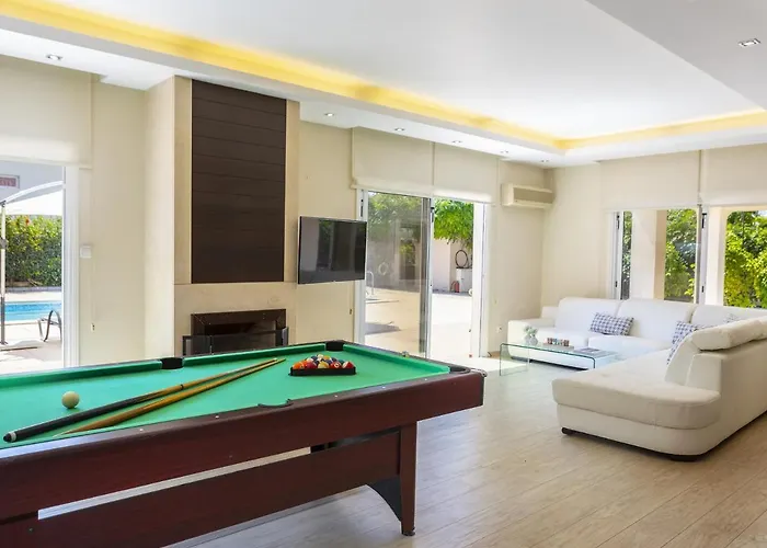 Meneou Seaside Mansion 7 Βίλα