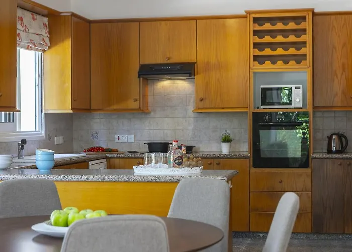 Meneou Seaside Mansion 7 * Λάρνακα